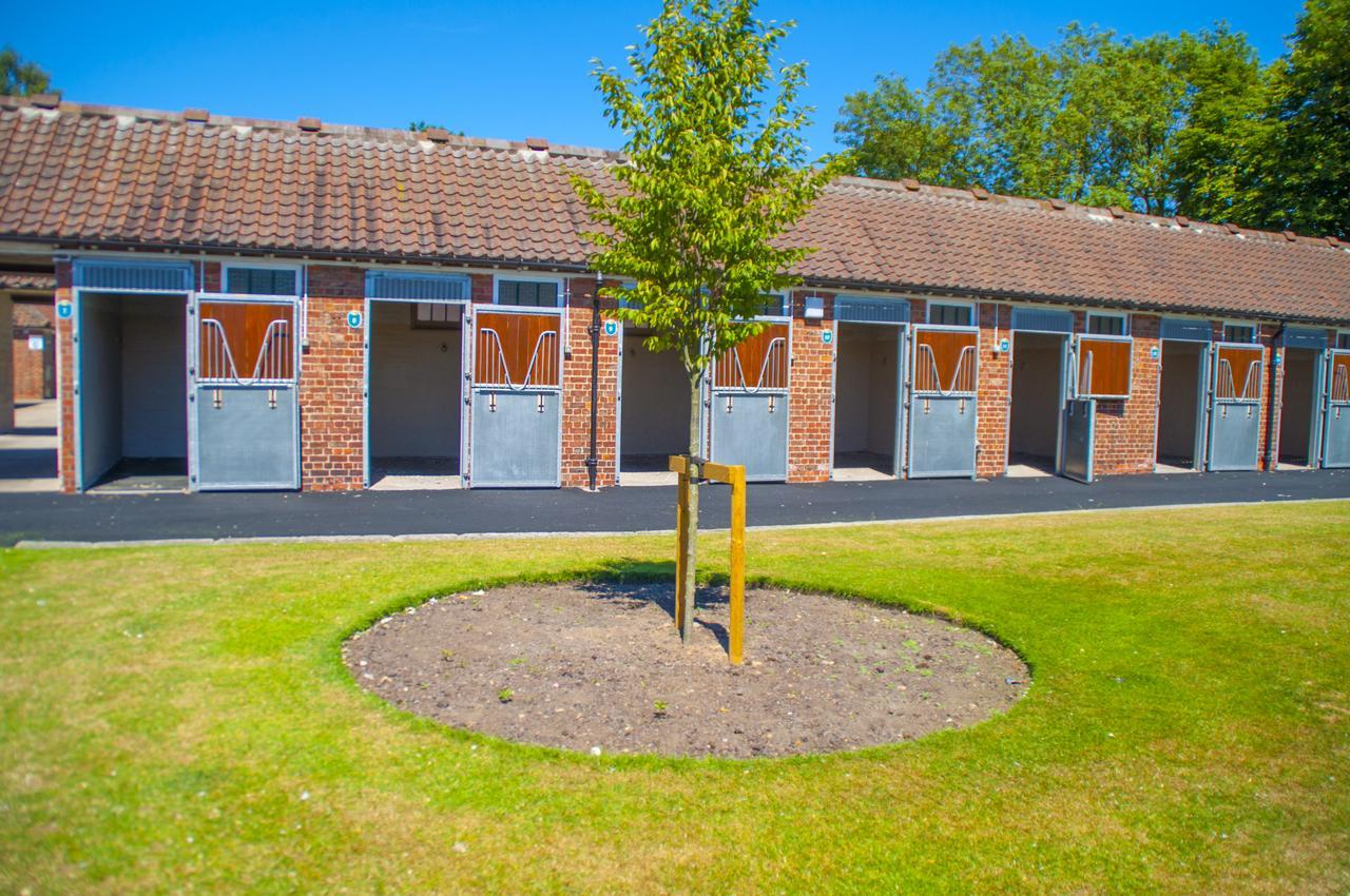 The Stable Suite At York Racecourse Εξωτερικό φωτογραφία