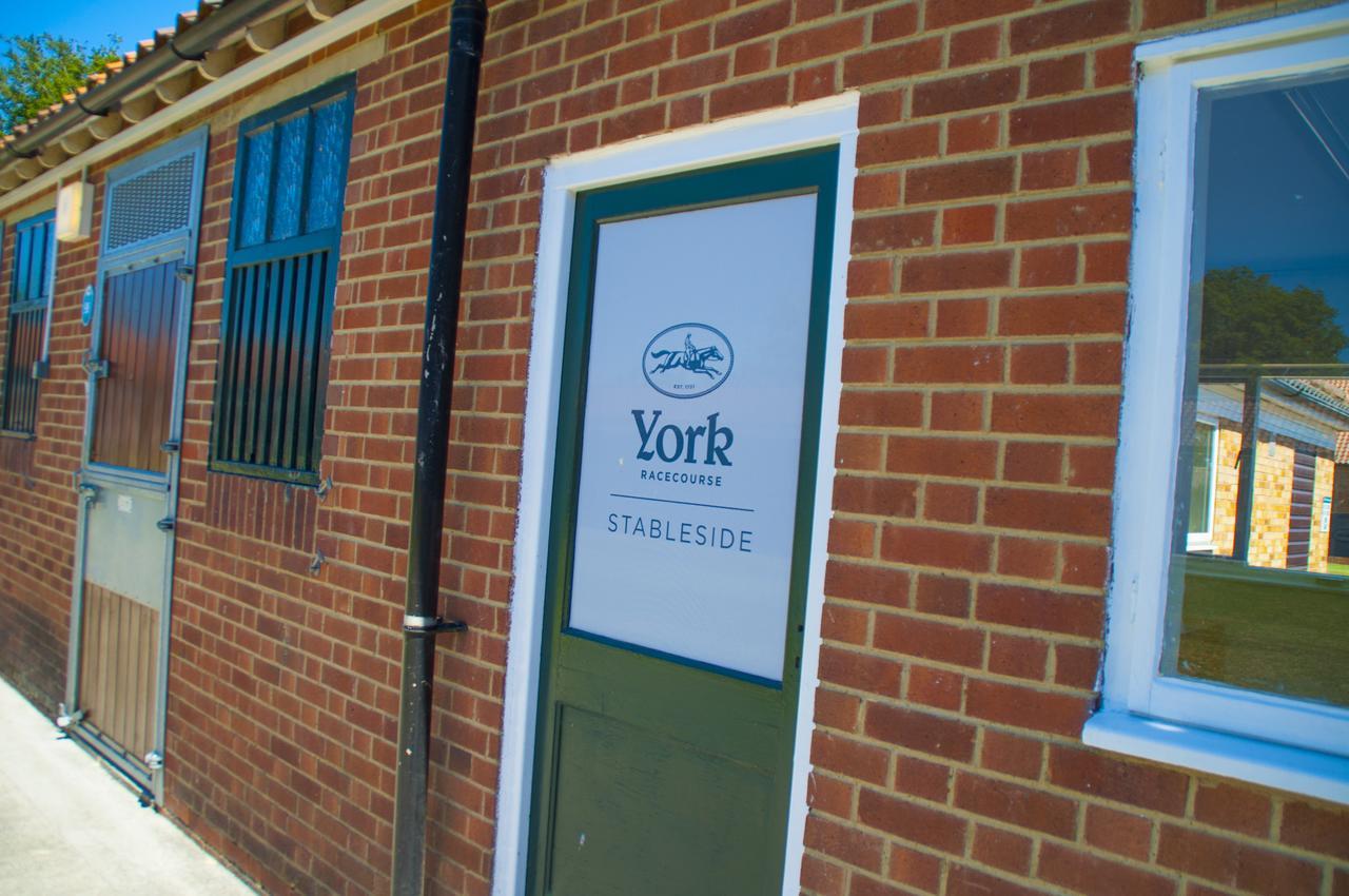 The Stable Suite At York Racecourse Εξωτερικό φωτογραφία